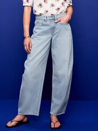 Mid-Rise Arc Barrel Jeans - Light Wash — view 2
